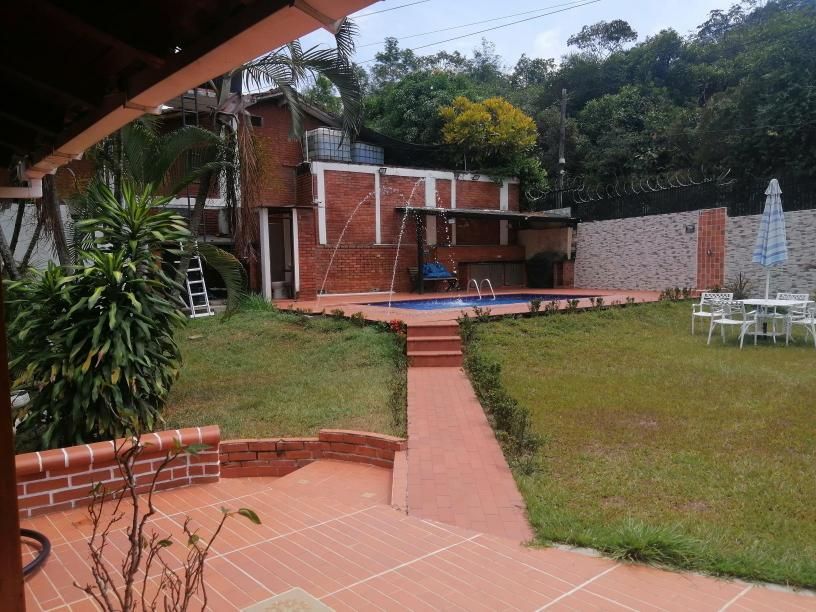Finca en venta Valle Del Cauca Cali Parcelacion Cerros La Buitrera 254 m2 Habitaciones 5 Baños 7 Garajes 5 Precio $1600000000