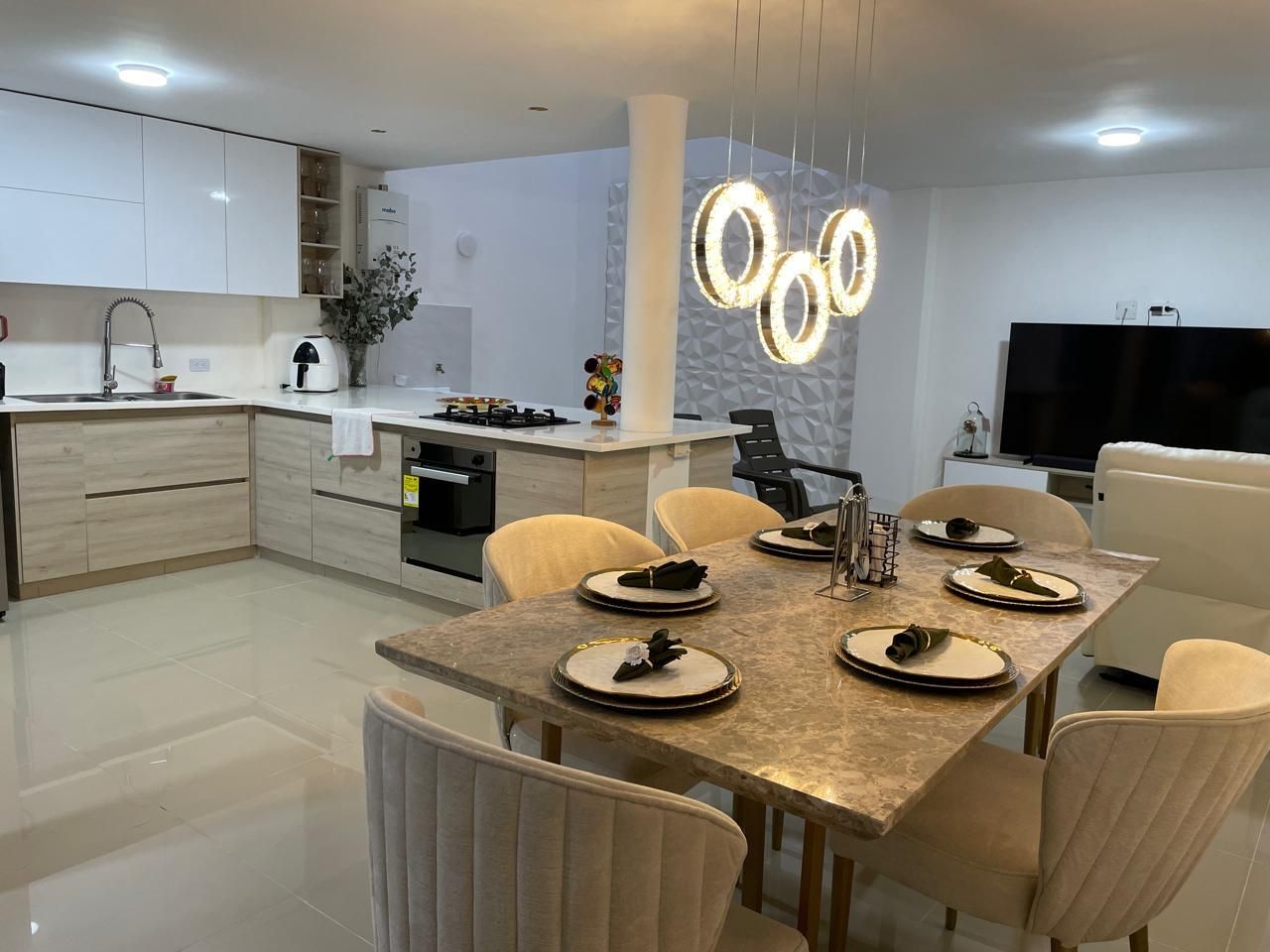 Casa en venta Valle Del Cauca Cali Ciudad Real 300 m2 Habitaciones 4 Baños 3 Garajes 1 Precio $700000000