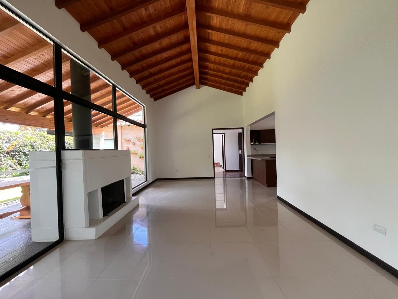Casa en arriendo Antioquia El Retiro Centro 164 m2 Habitaciones 3 Baños 4 Garajes 2 Precio $7700000