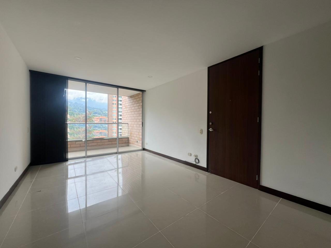 Apartamento en arriendo Antioquia Envigado La Inmaculada 80 m2 Habitaciones 2 Baños 2 Garajes 2 Precio $3900000