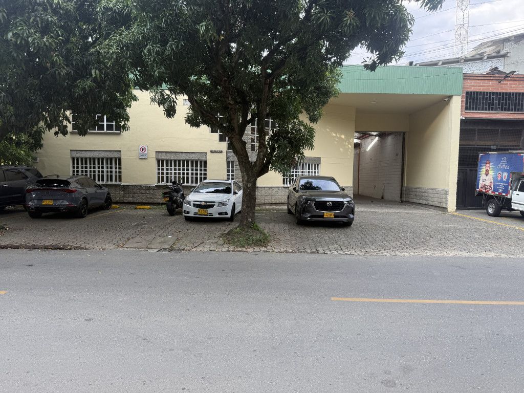 Bodega en arriendo Antioquia Envigado Alcalá 1125 m2 Habitaciones 0 Baños 8 Garajes 6 Precio $41500000