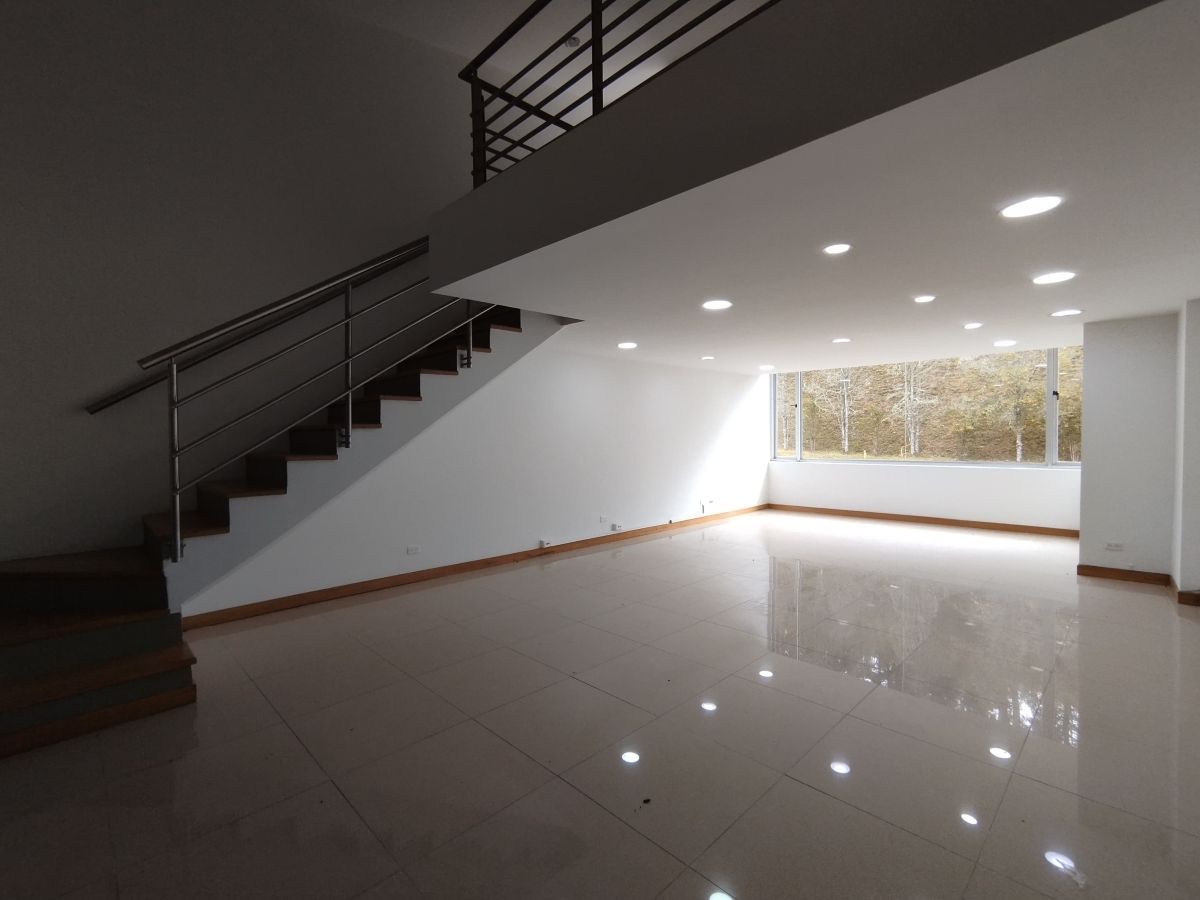 Oficina en arriendo o venta Antioquia Medellín Las Estancias 68 m2 Habitaciones 0 Baños 2 Garajes 2 Precio venta $860000000 Precio arriendo $4500000
