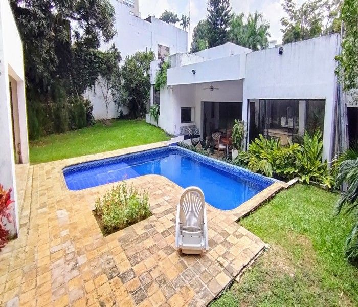 Casa en venta Valle Del Cauca Cali Urbanización Ciudad Jardín 600 m2 Habitaciones 3 Baños 7 Garajes 4 Precio $2400000000
