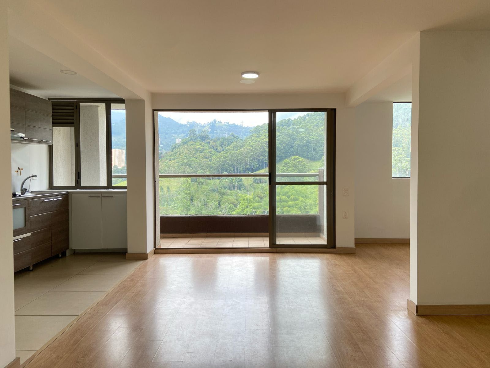 Apartamento en arriendo Antioquia Sabaneta Entre Amigos 66 m2 Habitaciones 2 Baños 2 Garajes 1 Precio $2500000