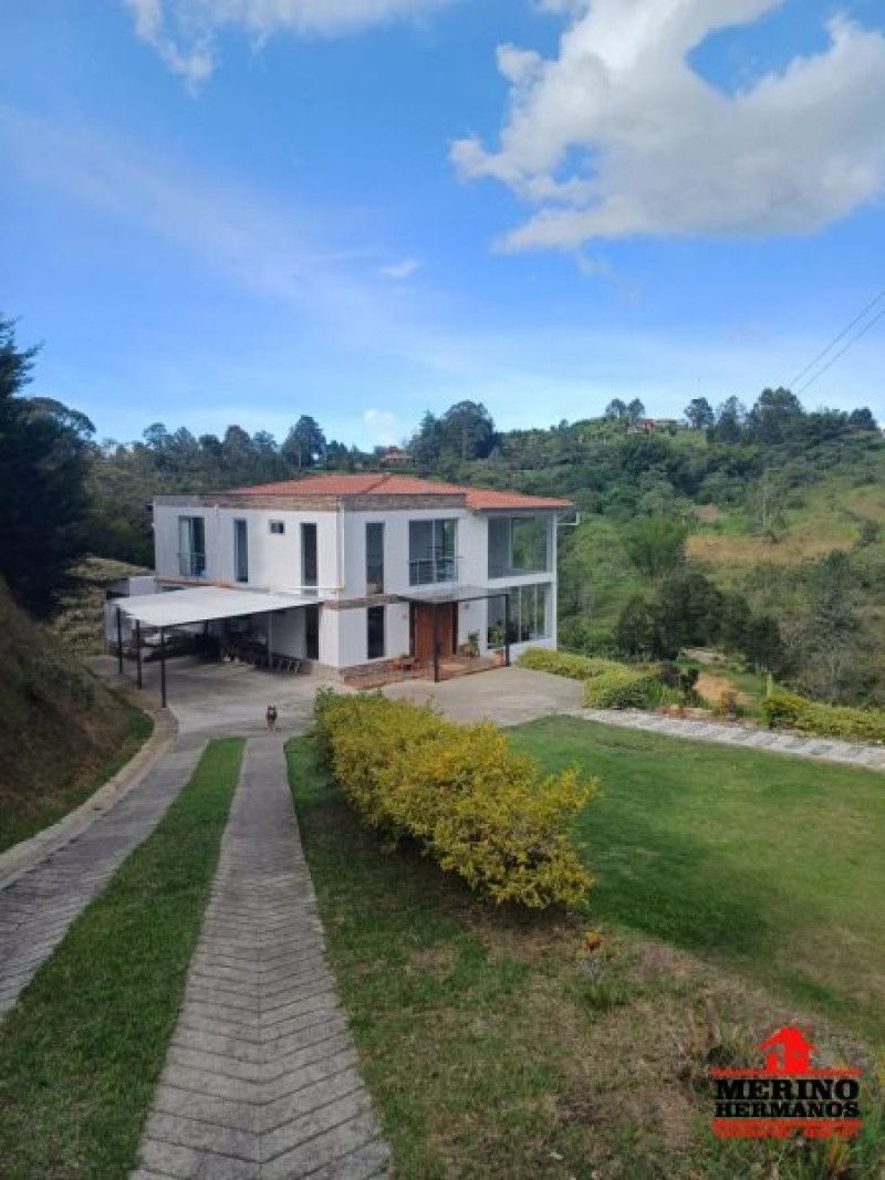 Casa Campestre en arriendo Antioquia Rionegro Centro 450 m2 Habitaciones 4 Baños 4 Garajes 0 Precio $6900000