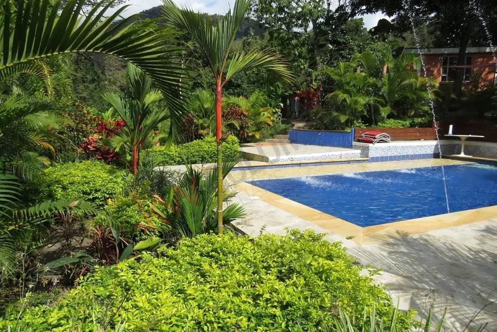 Finca en venta Cundinamarca La Mesa La Mesa 1700 m2 Habitaciones 3 Baños 3 Garajes 8 Precio $480000000