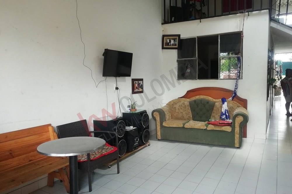 Casa en venta Cundinamarca La Mesa El Centro 495 m2 Habitaciones 12 Baños 8 Garajes 2 Precio $880000000