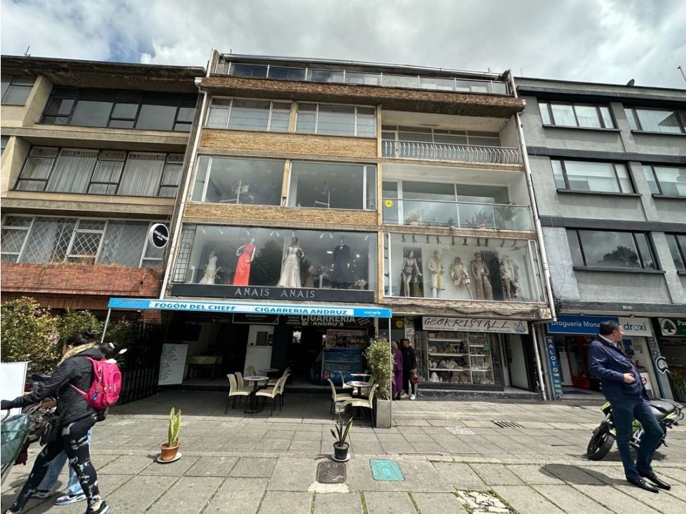 Oficina en arriendo o venta Cundinamarca Bogotá Santa Rosa 140 m2 Habitaciones 0 Baños 3 Garajes 0 Precio venta $645000000 Precio arriendo $3700000