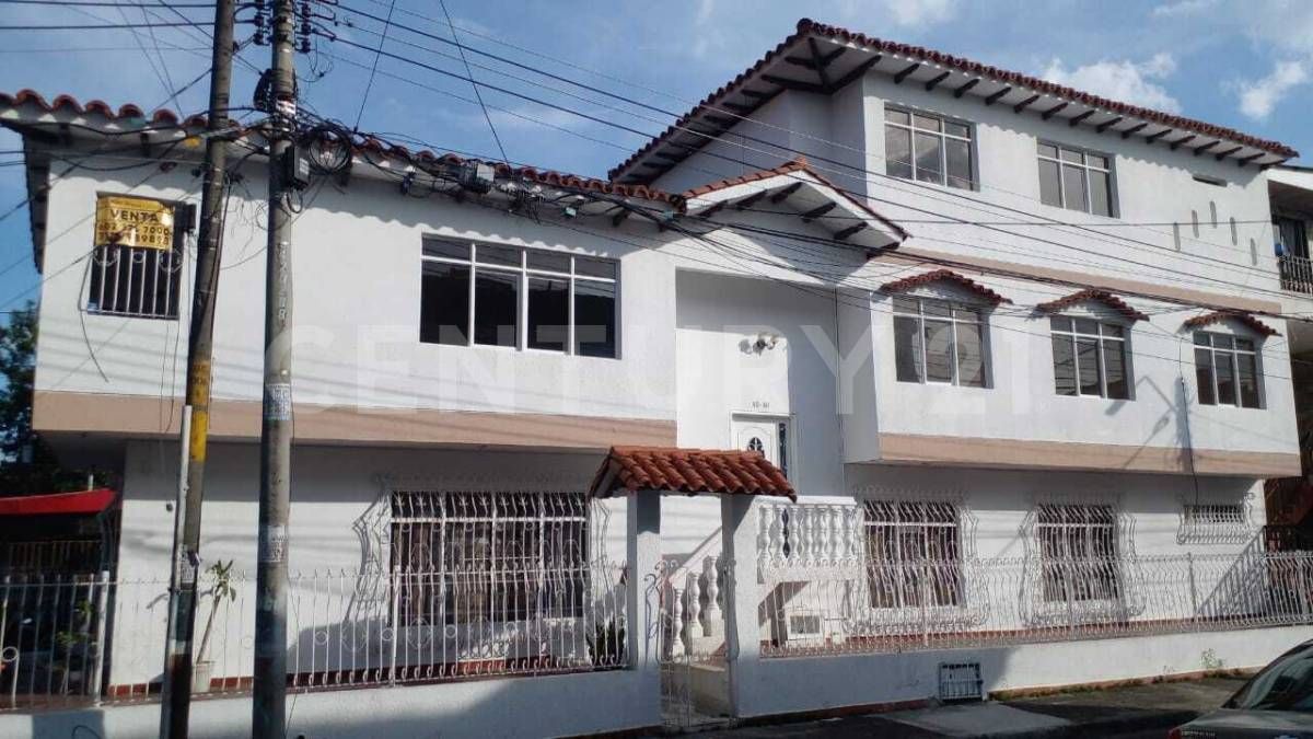Casa en venta Valle Del Cauca Cali La Esmeralda 350 m2 Habitaciones 12 Baños 6 Garajes 1 Precio $800000000
