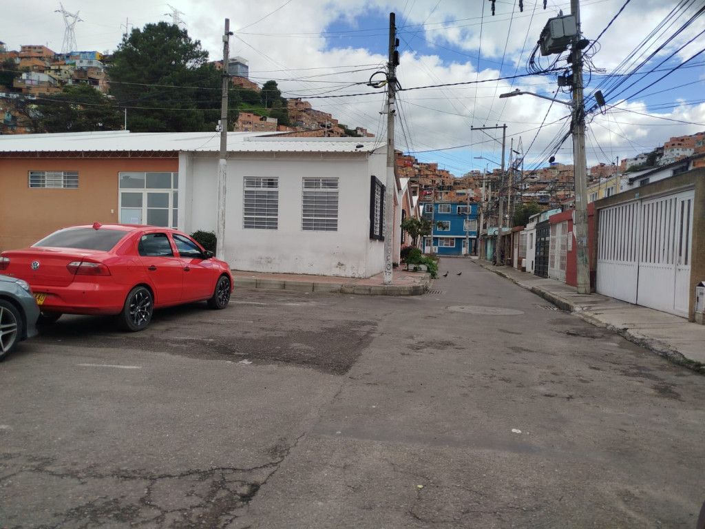 Casa en venta Cundinamarca Bogotá La Cabrera 120 m2 Habitaciones 3 Baños 2 Garajes 2 Precio $410000000