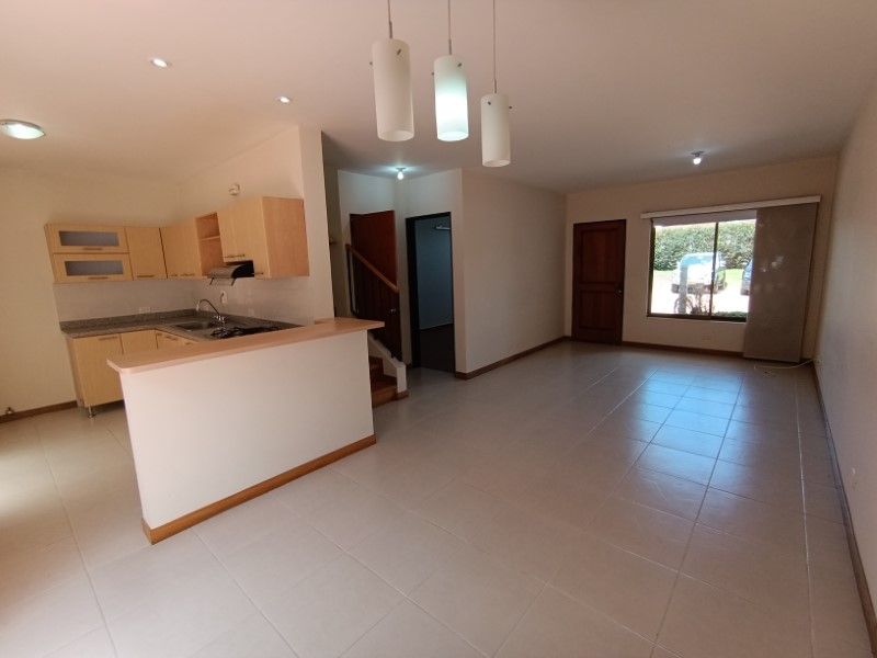 Casa en arriendo Antioquia La Ceja Fray Eugenio Ramirez Salazar 130 m2 Habitaciones 3 Baños 3 Garajes 1 Precio $3500000