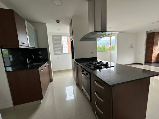 Apartamento en arriendo Antioquia Envigado Uribe Ángel 77 m2 Habitaciones 3 Baños 2 Garajes 1 Precio $3500000