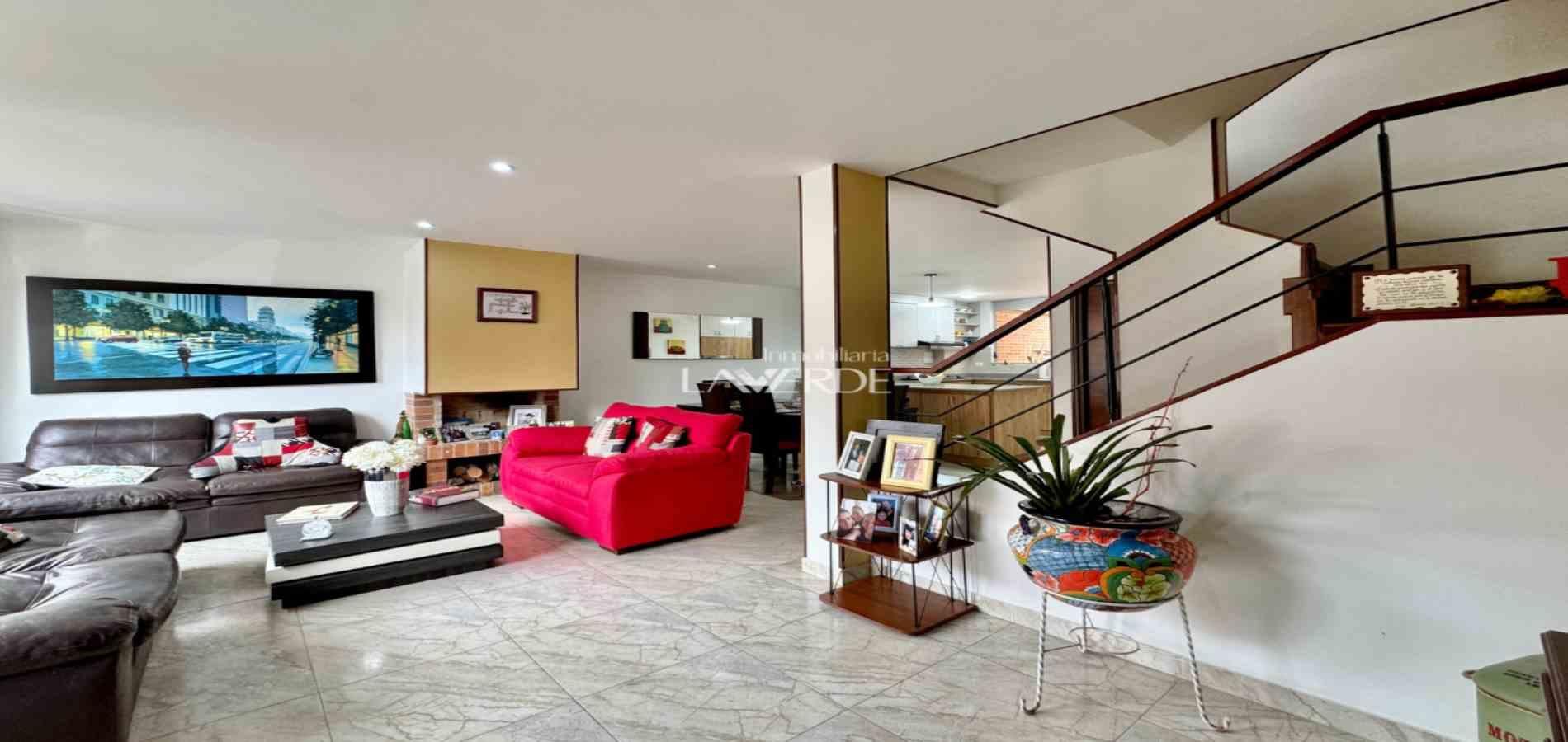 Casa en venta Cundinamarca Chía Bachue 200 m2 Habitaciones 3 Baños 2 Garajes 2 Precio $655000000