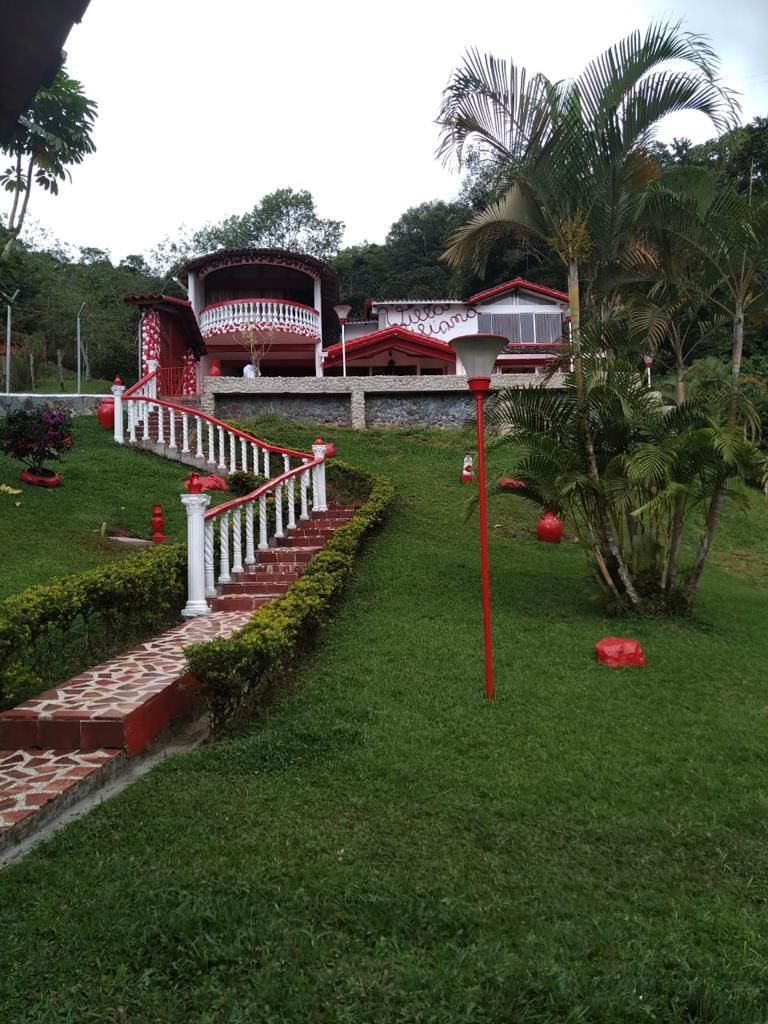 Finca en arriendo Valle Del Cauca Cali Cali 1000 m2 Habitaciones 6 Baños 5 Garajes 5 Precio $3000000