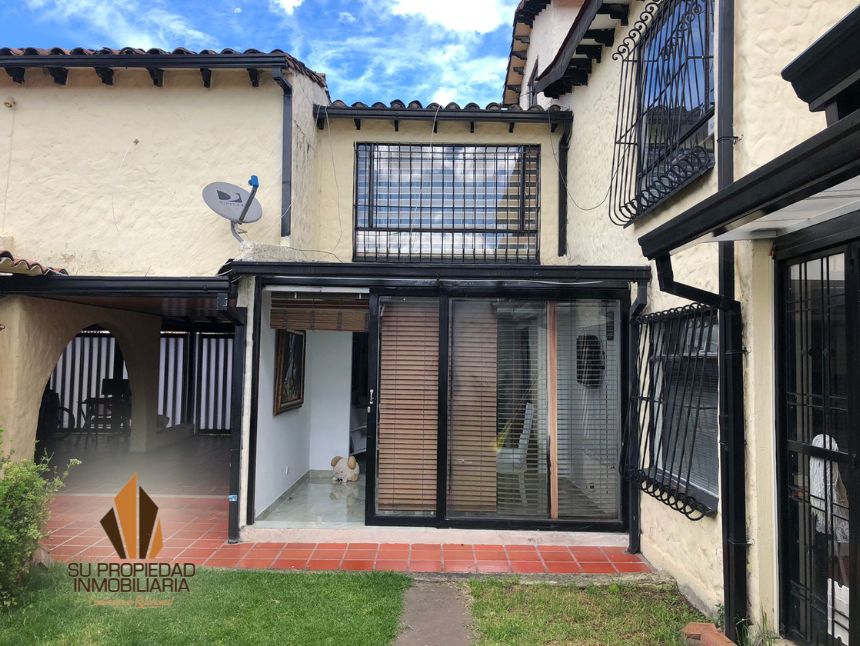 Casa en venta Cundinamarca Bogotá Prado Veraniego Norte 384 m2 Habitaciones 5 Baños 5 Garajes 5 Precio $1800000000