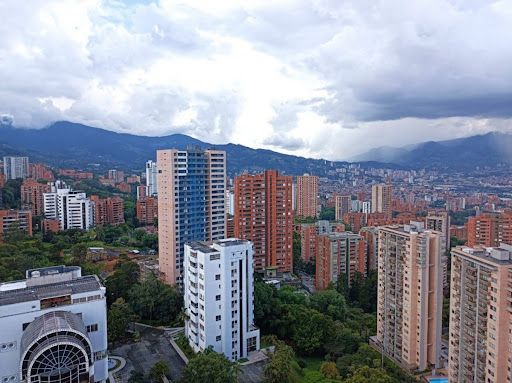 Apartaestudio en arriendo Antioquia Medellín Los Balsos No1 63 m2 Habitaciones 1 Baños 2 Garajes 1 Precio $4300000