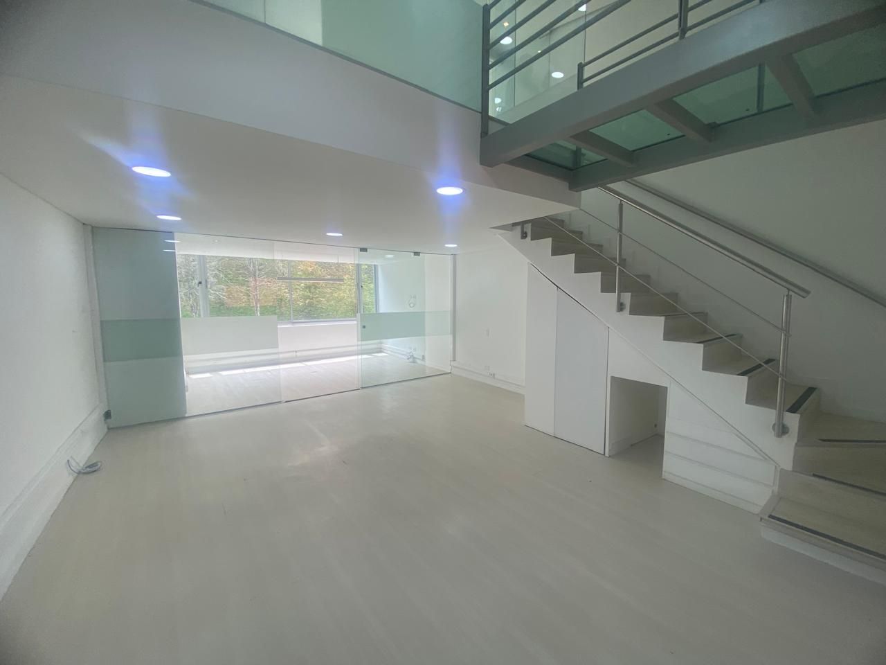 Oficina en arriendo o venta Antioquia Medellín Las Estancias 93 m2 Habitaciones 0 Baños 2 Garajes 2 Precio venta $775000000 Precio arriendo $5200000