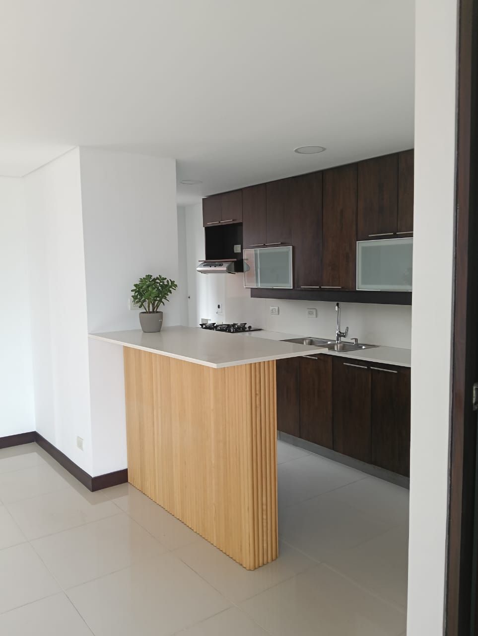 Apartamento en arriendo Antioquia Medellín La Linde 100 m2 Habitaciones 2 Baños 3 Garajes 2 Precio $5200000