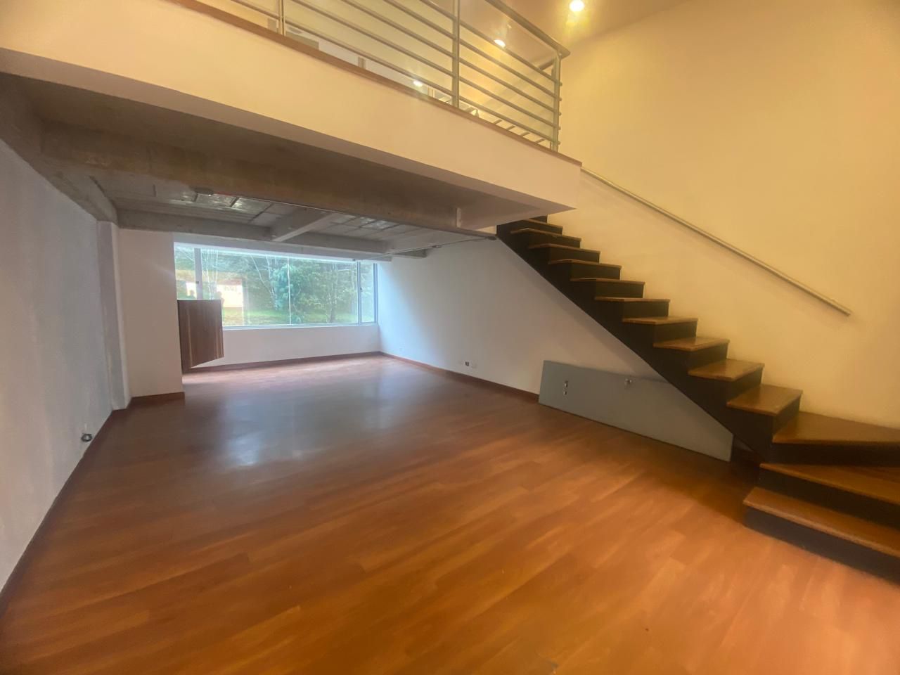 Oficina en arriendo o venta Antioquia Envigado La Mesa 86 m2 Habitaciones 0 Baños 2 Garajes 2 Precio venta $780000000 Precio arriendo $5400000
