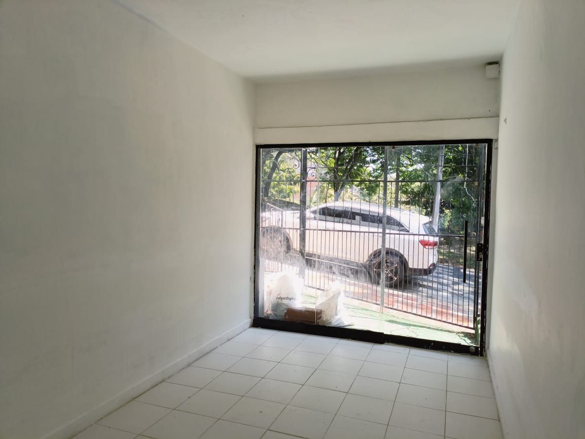 Oficina en arriendo o venta Antioquia Medellín La Gloria 336 m2 Habitaciones 0 Baños 6 Garajes 1 Precio venta $1360000000 Precio arriendo $7000000