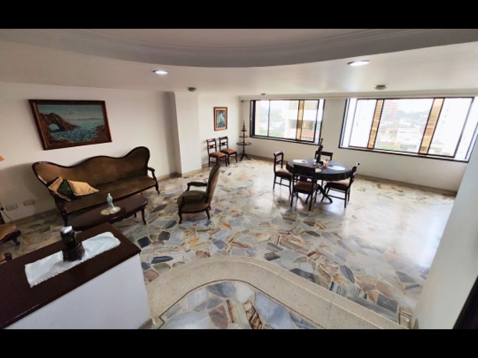 Apartamento en venta Valle Del Cauca Cali San Vicente 200 m2 Habitaciones 3 Baños 4 Garajes 2 Precio $450000000