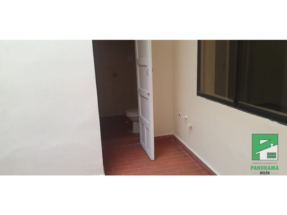 Casa en arriendo o venta Antioquia Medellín Rosales 220 m2 Habitaciones 5 Baños 3 Garajes 1 Precio venta $830000000 Precio arriendo $4000000