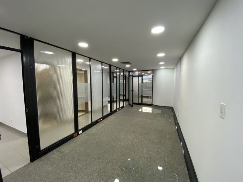 Oficina en arriendo Antioquia Itagüí San Fernando 120 m2 Habitaciones 0 Baños 2 Garajes 2 Precio $13000000