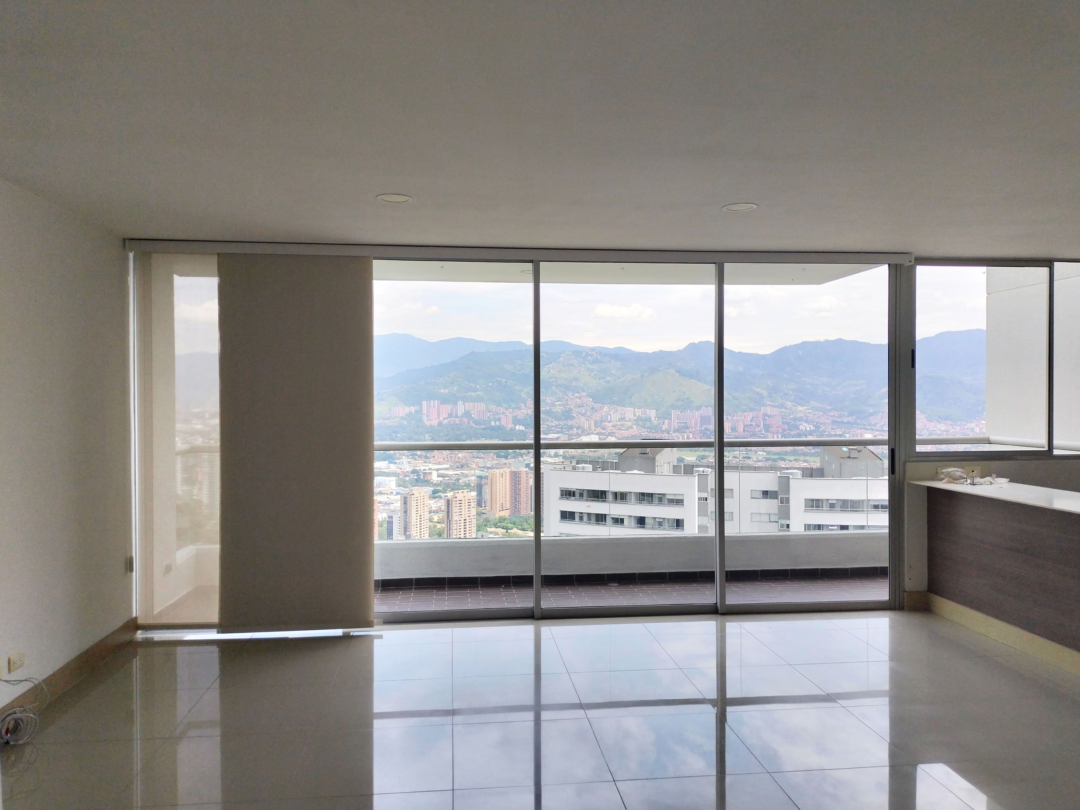 Apartamento en arriendo Antioquia Medellín San Diego 87 m2 Habitaciones 3 Baños 3 Garajes 1 Precio $3900000
