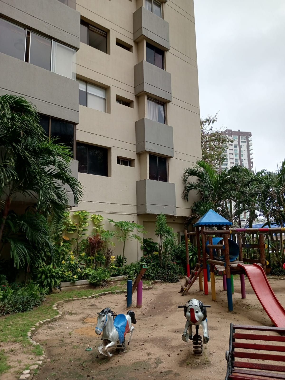 Apartamento en arriendo o venta Atlántico Barranquilla Altos Del Prado 102 m2 Habitaciones 2 Baños 1 Garajes 1 Precio venta $250000000 Precio arriendo $1700000