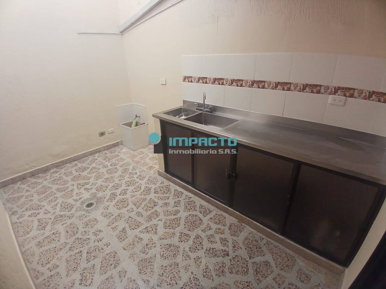 Local en arriendo Antioquia Medellín Estadio 160 m2 Habitaciones 0 Baños 2 Garajes 0 Precio $4900000