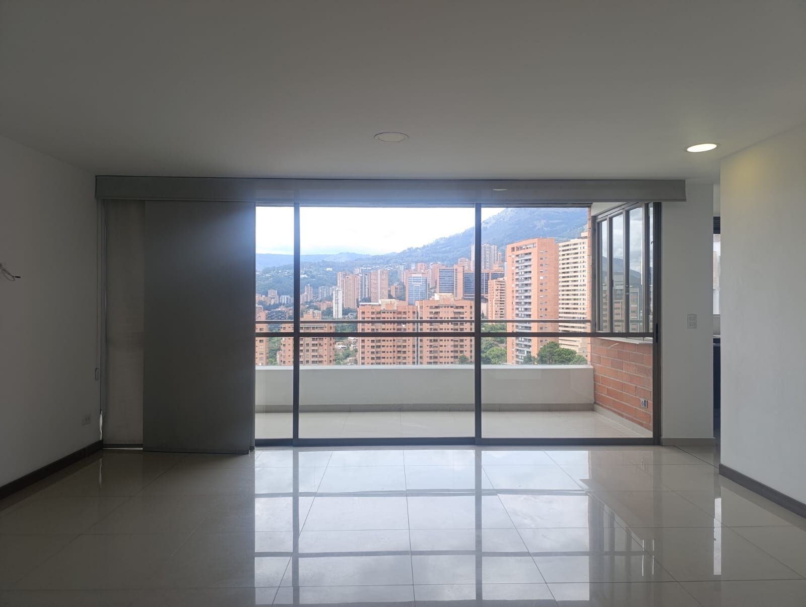 Apartamento en arriendo Antioquia Medellín Mirador Del Doce 115 m2 Habitaciones 3 Baños 3 Garajes 2 Precio $6700000