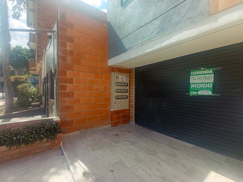 Local en arriendo Antioquia Medellín San Bernardo 40 m2 Habitaciones 0 Baños 1 Garajes 0 Precio $2300000