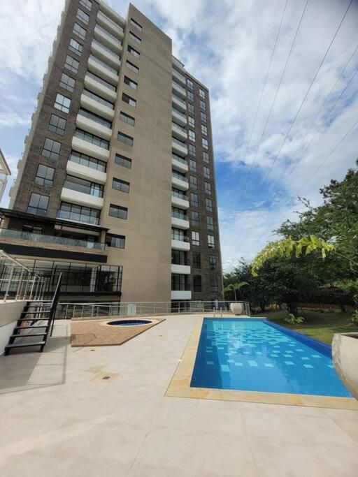 Apartaestudio en arriendo Valle Del Cauca Cali El Cedro 75 m2 Habitaciones 2 Baños 2 Garajes 2 Precio $5100000