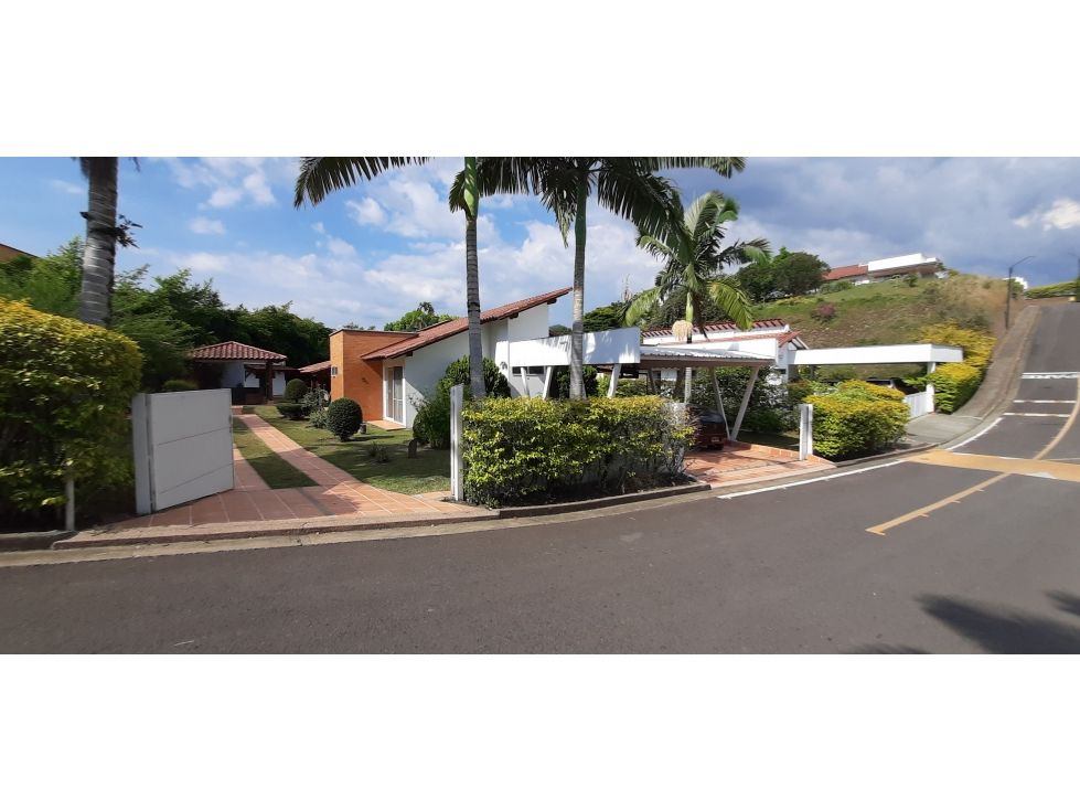 Casa Campestre en venta Risaralda Pereira Ciudadela Comfamiliar Ii 502 m2 Habitaciones 3 Baños 3 Garajes 7 Precio $1800000000