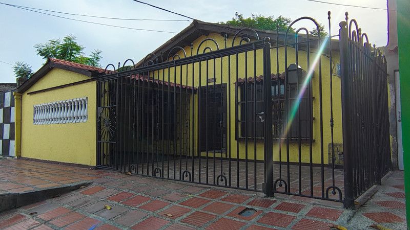 Casa en venta Atlántico Barranquilla Lucero 300 m2 Habitaciones 3 Baños 3 Garajes 1 Precio $450000000