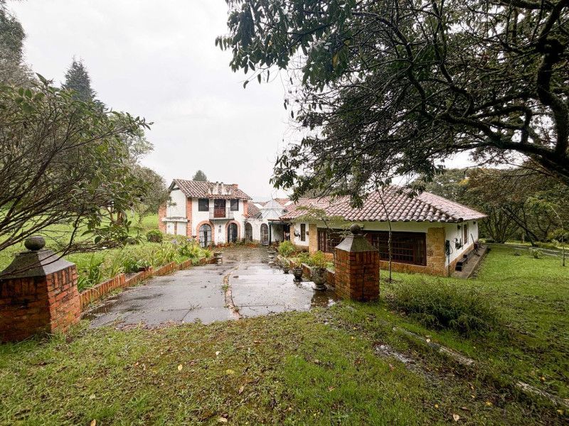 Casa Campestre en venta Cundinamarca Chía Chia 350 m2 Habitaciones 5 Baños 3 Garajes 0 Precio $2700000000