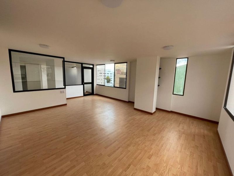 Oficina en venta Cundinamarca Bogotá Lago Gaitan 170 m2 Habitaciones 0 Baños 0 Garajes 4 Precio $1500000000