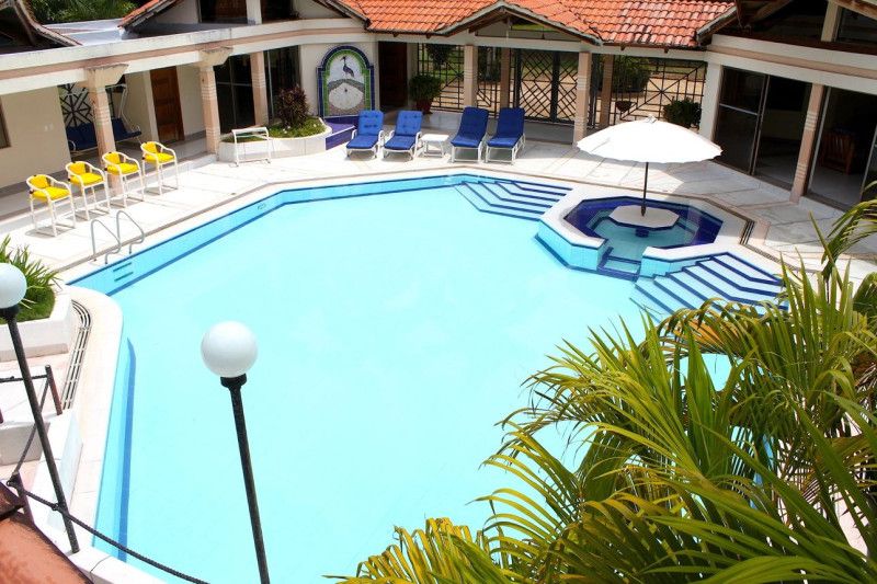 Casa Campestre en venta Cundinamarca Ricaurte Cn Paseo De Arrayanes 13850 m2 Habitaciones 7 Baños 8 Garajes 6 Precio $8000000000