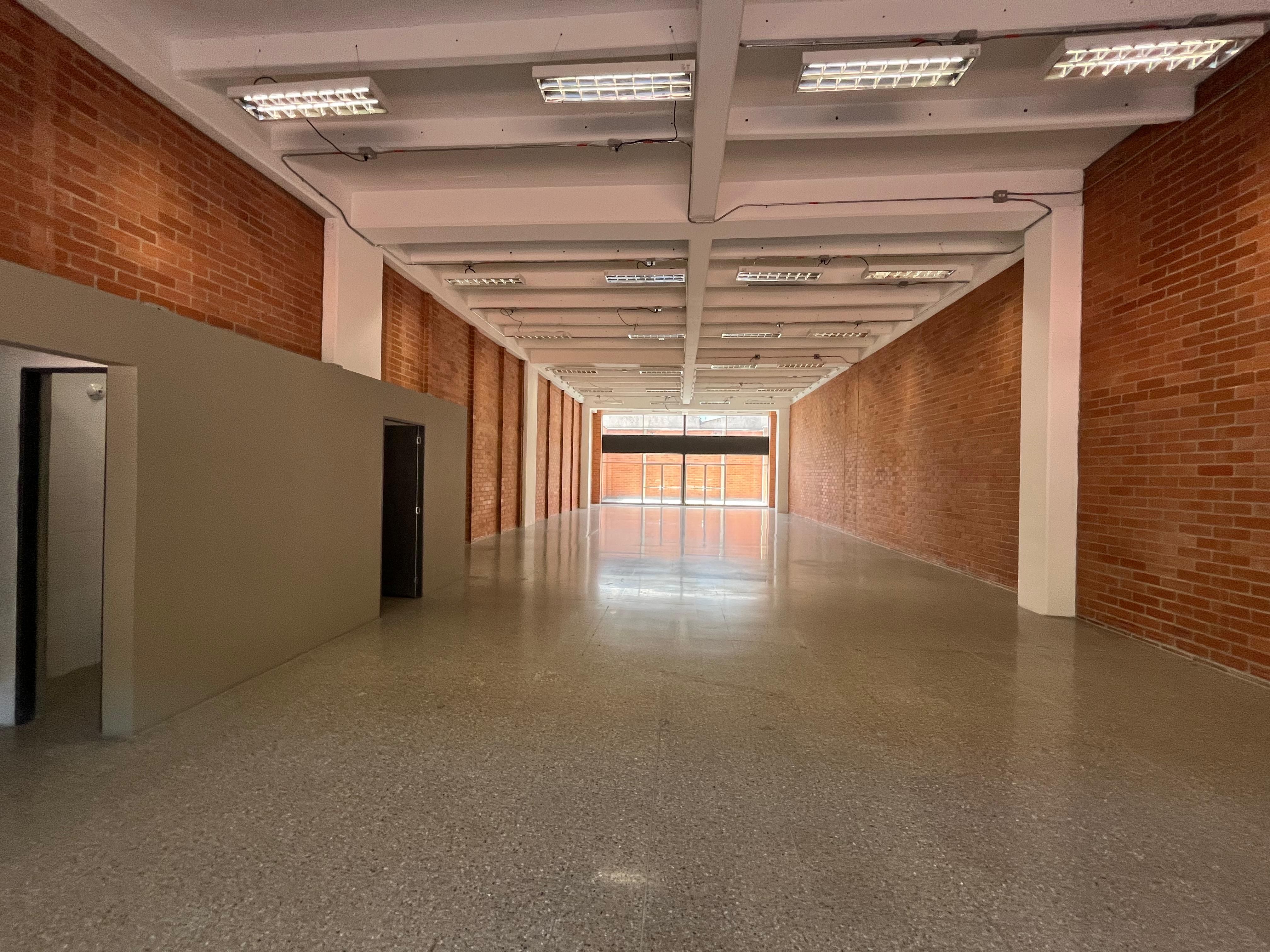 Local en arriendo Antioquia Itagüí San Fernando 268 m2 Habitaciones 0 Baños 2 Garajes 0 Precio $20589180