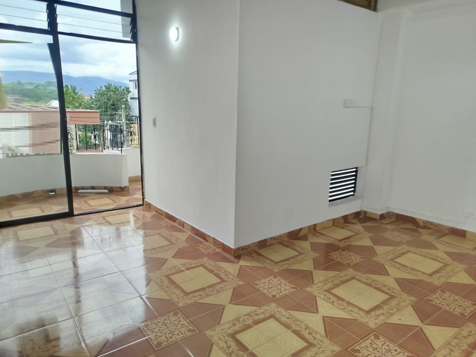 Apartamento en arriendo Antioquia Medellín Rosales 80 m2 Habitaciones 3 Baños 3 Garajes 0 Precio $2500000