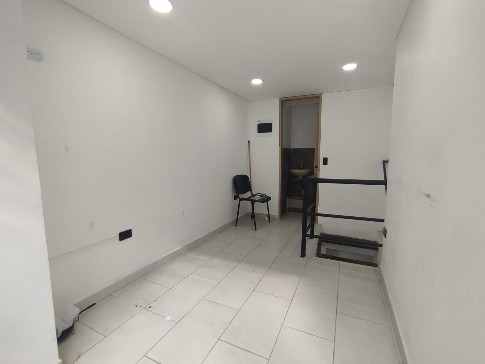 Local en arriendo Antioquia Bello San José Obrero 8 m2 Habitaciones 0 Baños 0 Garajes 0 Precio $1330000