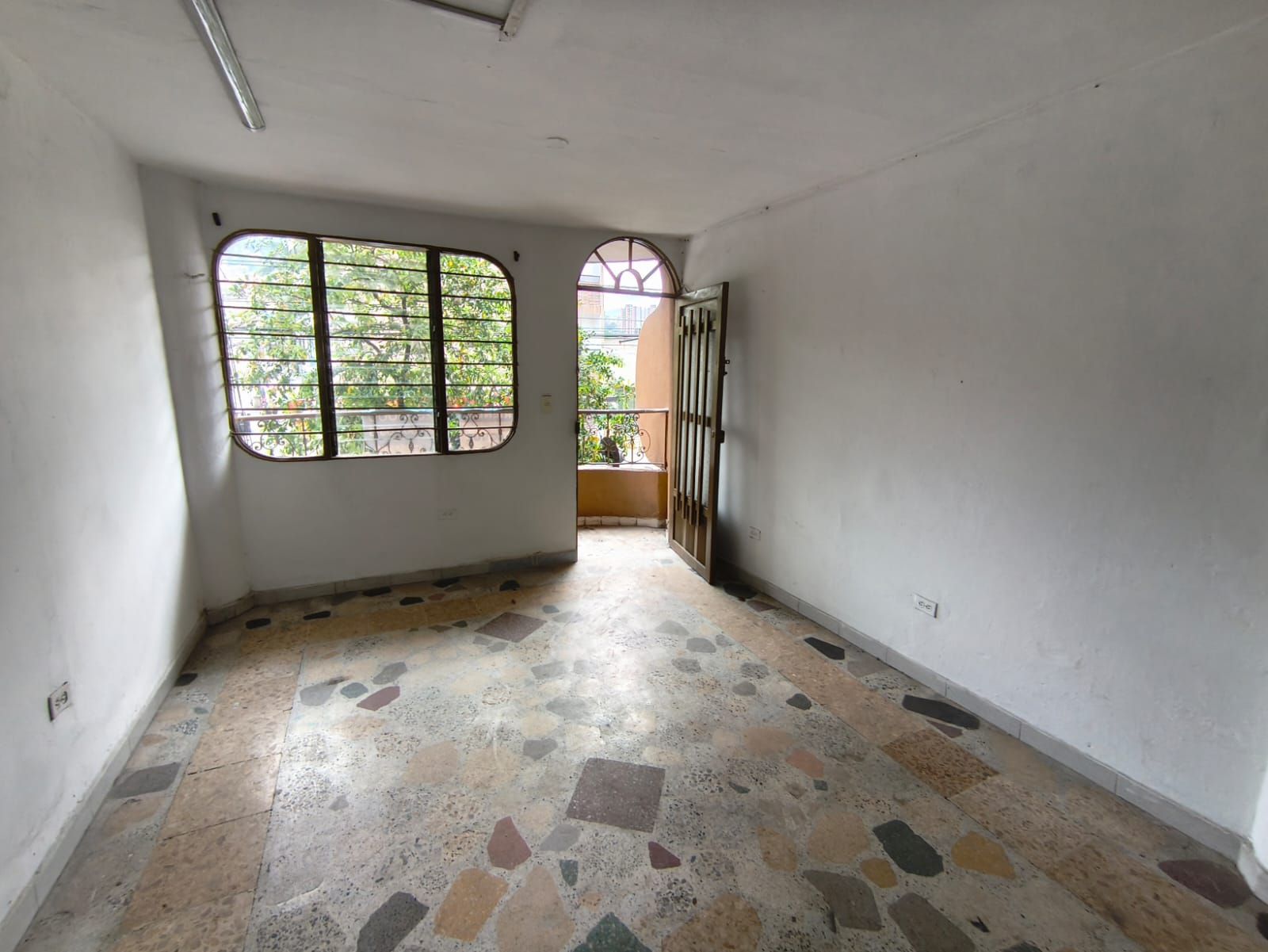Casa en arriendo Antioquia Itagüí Santa María No 2 70 m2 Habitaciones 2 Baños 2 Garajes 0 Precio $2000000