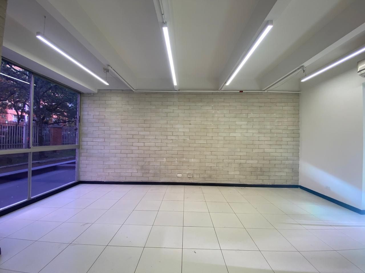 Oficina en arriendo Antioquia Envigado La Mesa 40 m2 Habitaciones 0 Baños 1 Garajes 0 Precio $2900000