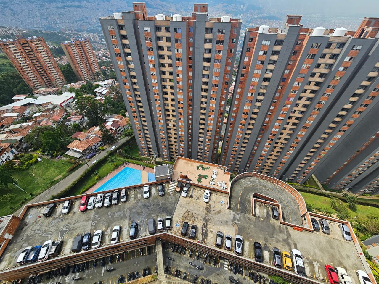 Apartamento en arriendo Antioquia Medellín Pajarito 65 m2 Habitaciones 3 Baños 1 Garajes 0 Precio $1700000