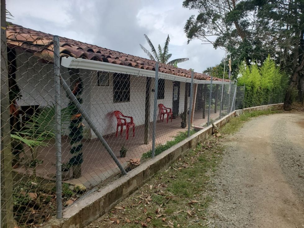 Finca en venta Antioquia Fredonia Fredonia 10000 m2 Habitaciones 4 Baños 2 Garajes 2 Precio $380000000