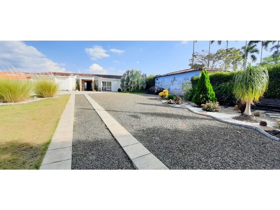 Casa Campestre en arriendo o venta Risaralda Pereira Pereira 401 m2 Habitaciones 4 Baños 4 Garajes 3 Precio venta $5000000000 Precio arriendo $8500000
