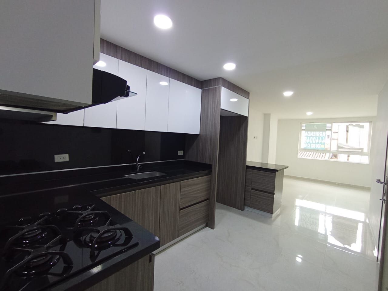 Apartamento en arriendo Antioquia Medellín La Floresta 90 m2 Habitaciones 3 Baños 2 Garajes 0 Precio $3000000
