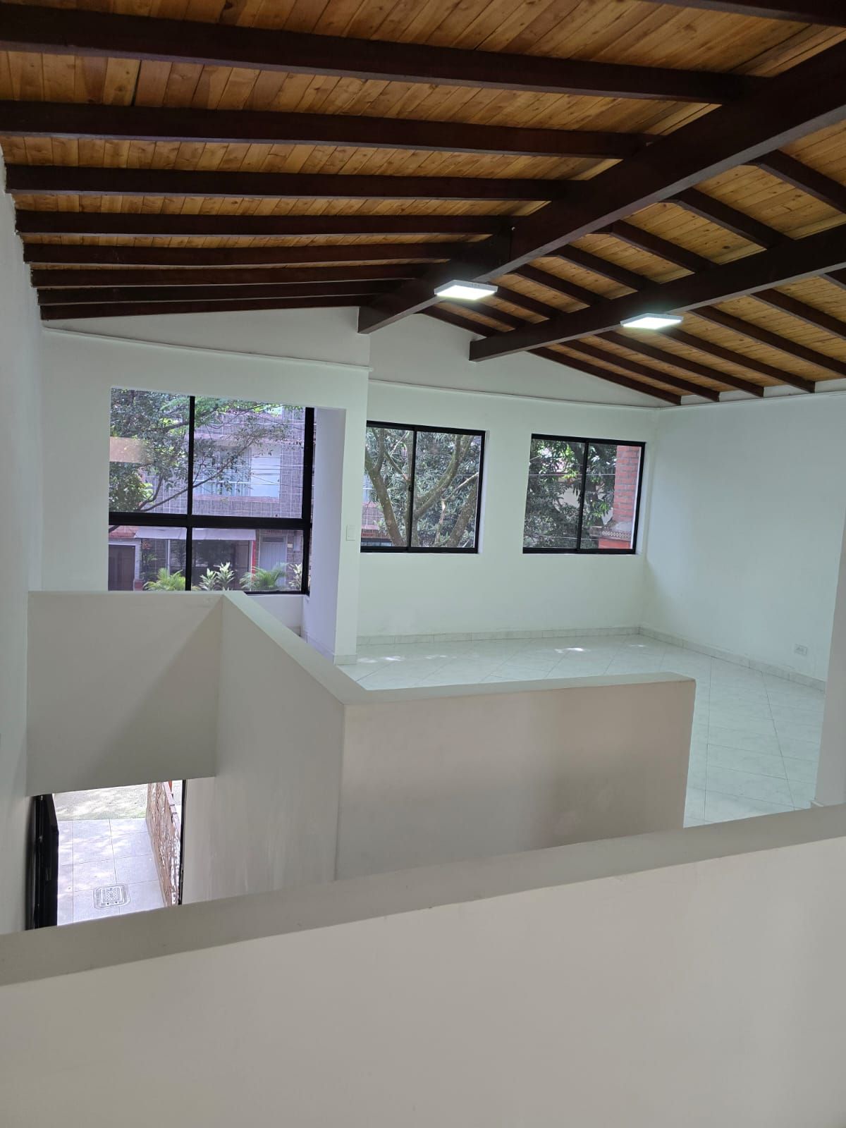 Apartamento en arriendo Antioquia Envigado Jardines 120 m2 Habitaciones 3 Baños 2 Garajes 0 Precio $4700000