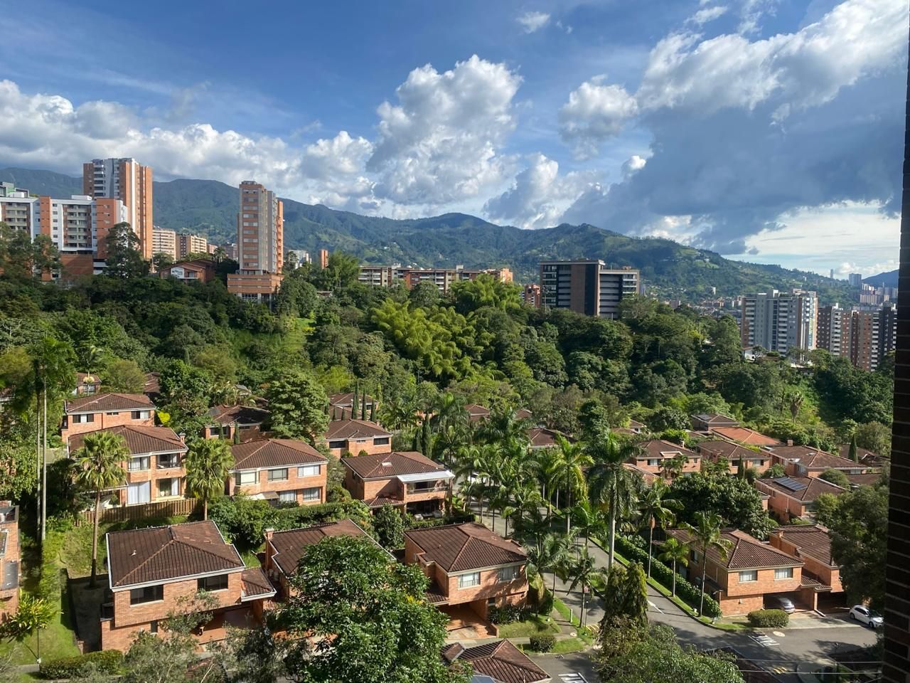 Apartamento en arriendo Antioquia Envigado Zúñiga 110 m2 Habitaciones 3 Baños 3 Garajes 0 Precio $6200000