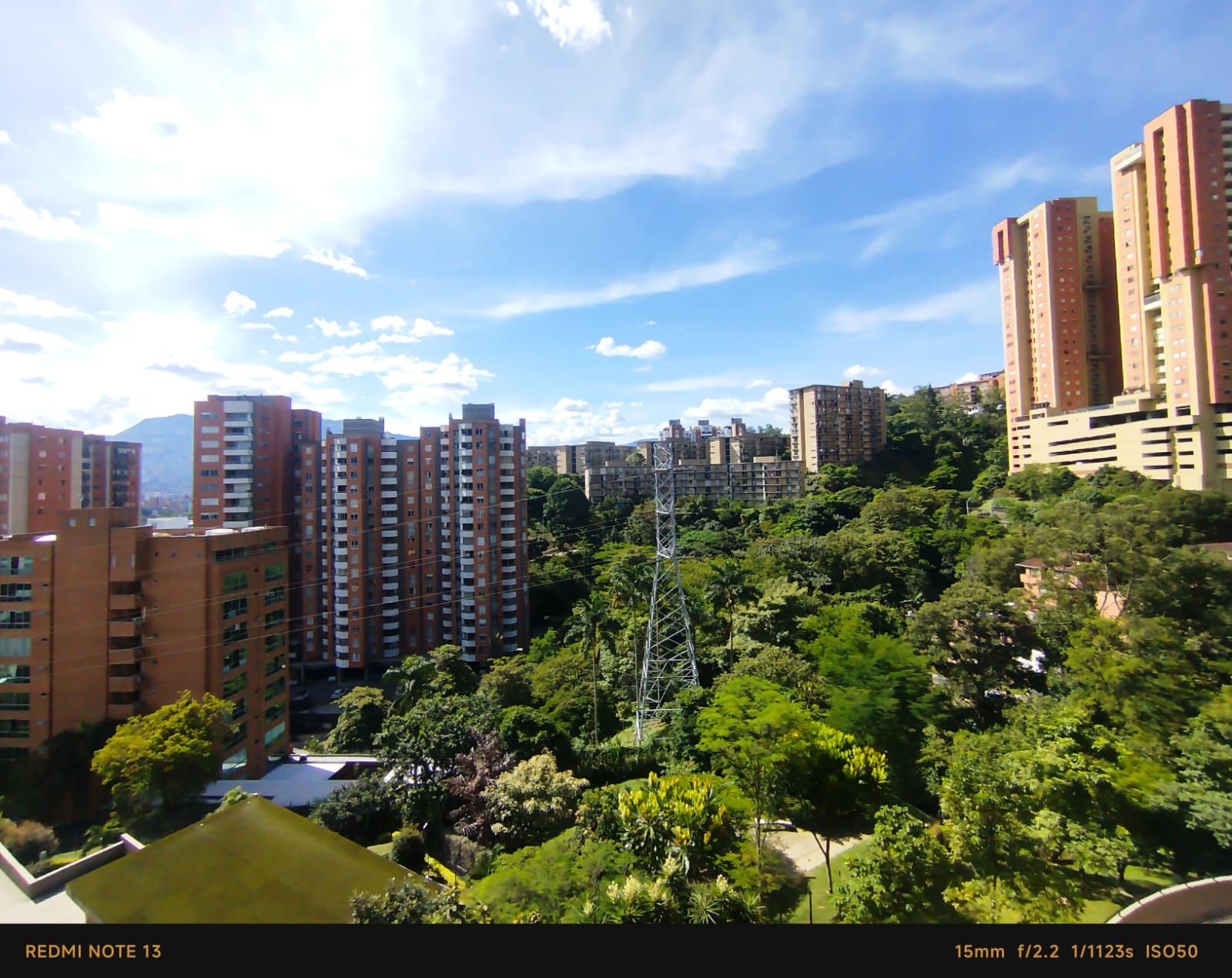 Apartamento en arriendo Antioquia Medellín Castropol 95 m2 Habitaciones 3 Baños 2 Garajes 0 Precio $3800000